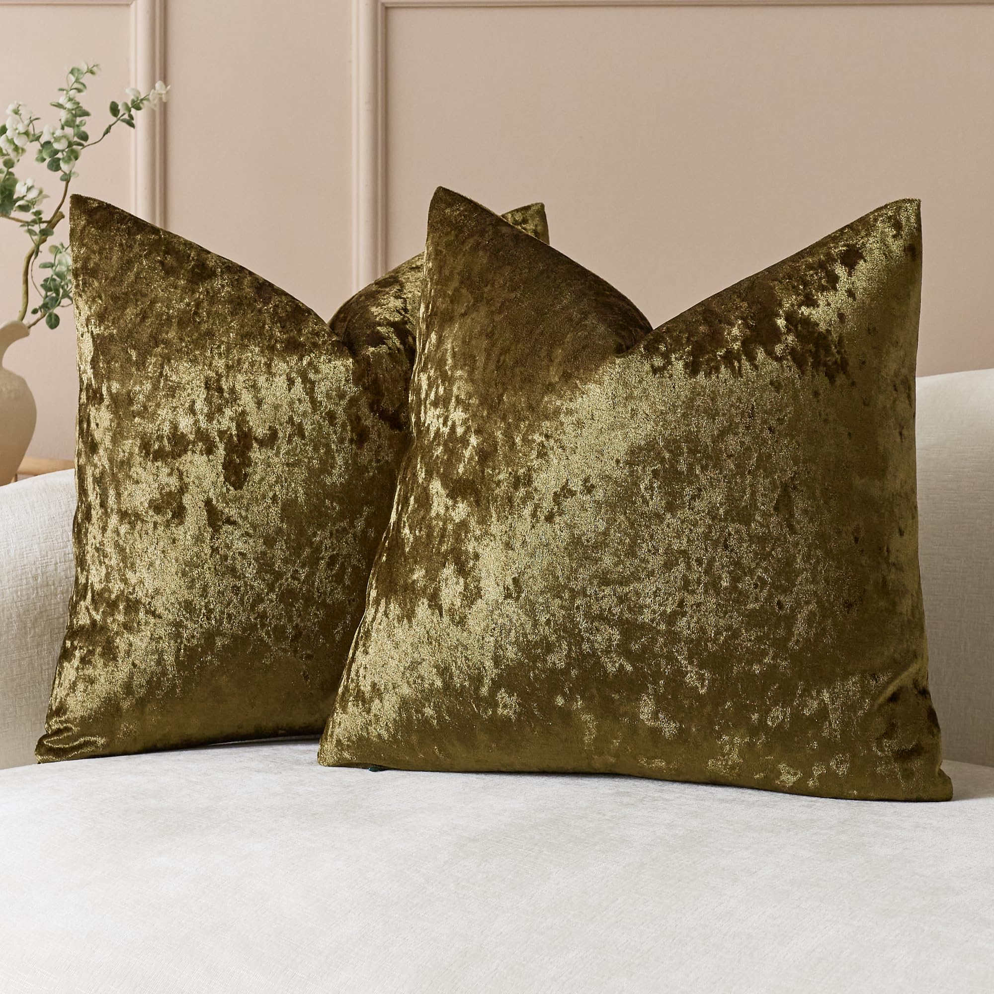 KINDREX Velvet Throw Pillow Covers 20x20 Set of 2, Luxurious Velvet Decorative Pillow Cases, Solid Square Cushion Covers for Farmhouse Couch Sofa Bed Living Room, Purple